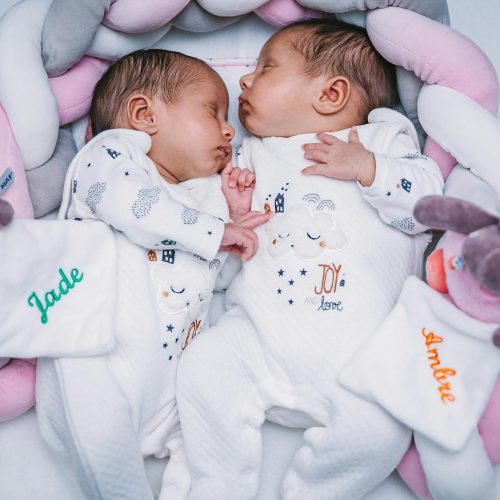 Allaiter deux bébés en même temps : Les idées reçues !